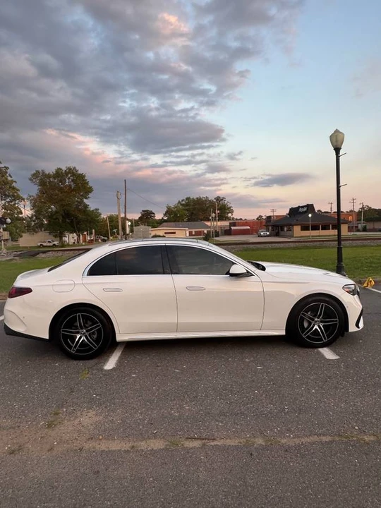 2025 Mercedes-Benz W214 E-Class - Image 4 of 24