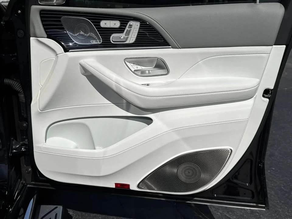2025 Maybach - Image 17 of 20