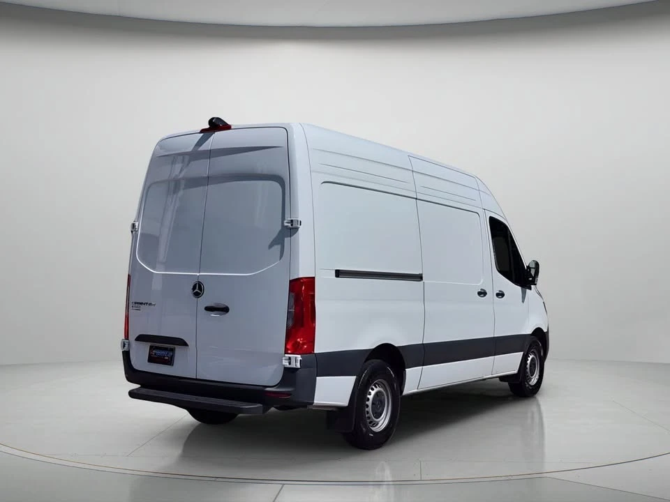 2025 Mercedes-Benz VS30 Sprinter - Image 9 of 14