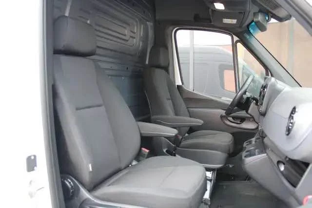 2025 Mercedes-Benz VS30 Sprinter - Image 14 of 20