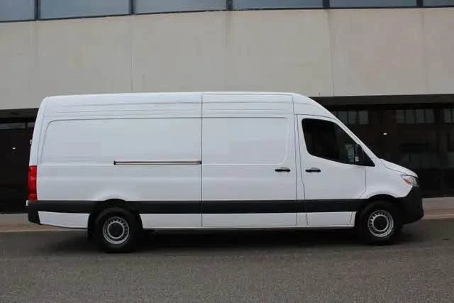2025 Mercedes-Benz VS30 Sprinter - Image 8 of 20
