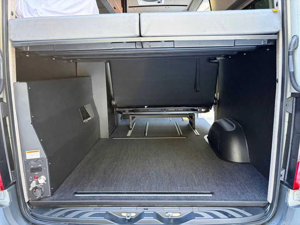 2025 Mercedes-Benz VS30 Sprinter - Image 3 of 10