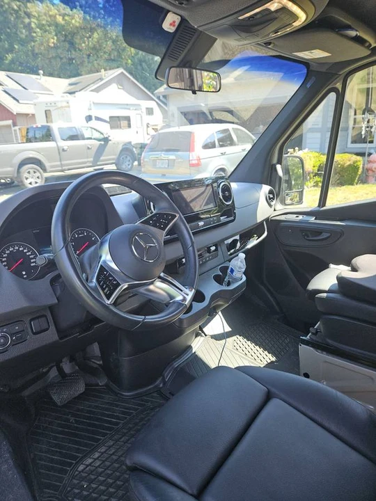 2025 Mercedes-Benz VS30 Sprinter - Image 12 of 13