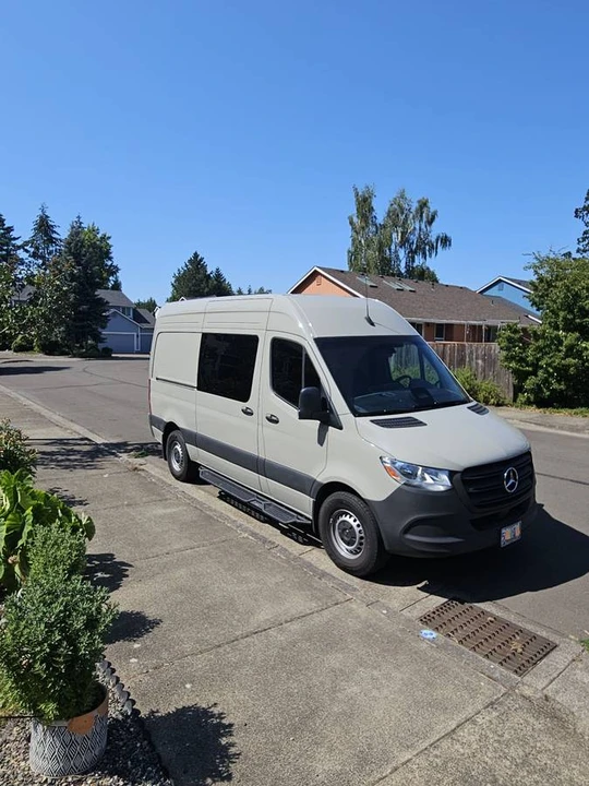 2025 Mercedes-Benz VS30 Sprinter - Image 2 of 13