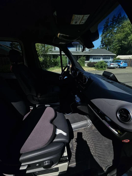 2025 Mercedes-Benz VS30 Sprinter - Image 9 of 13