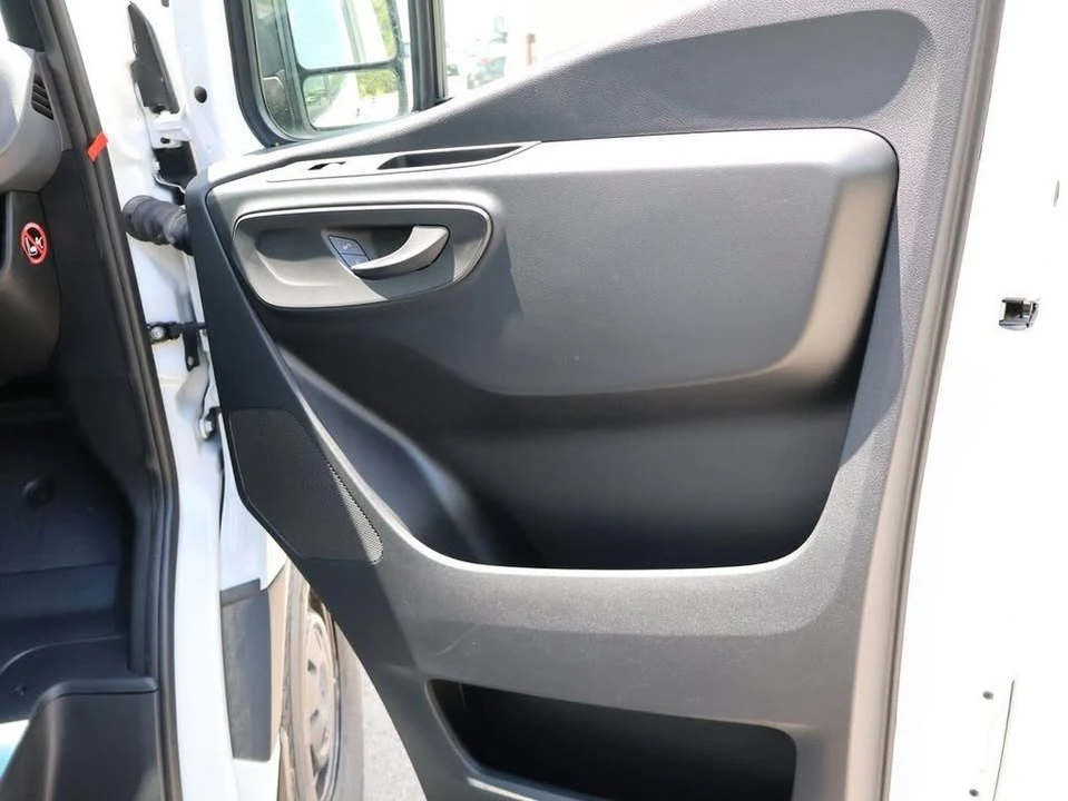 2025 Mercedes-Benz VS30 Sprinter - Image 11 of 20