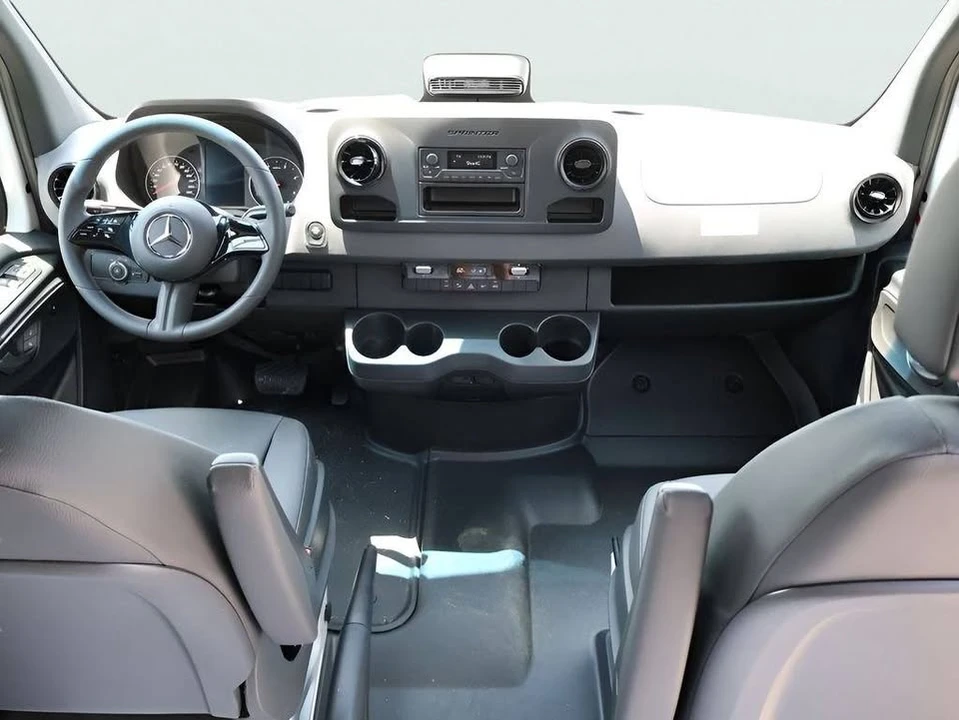 2025 Mercedes-Benz VS30 Sprinter - Image 13 of 20