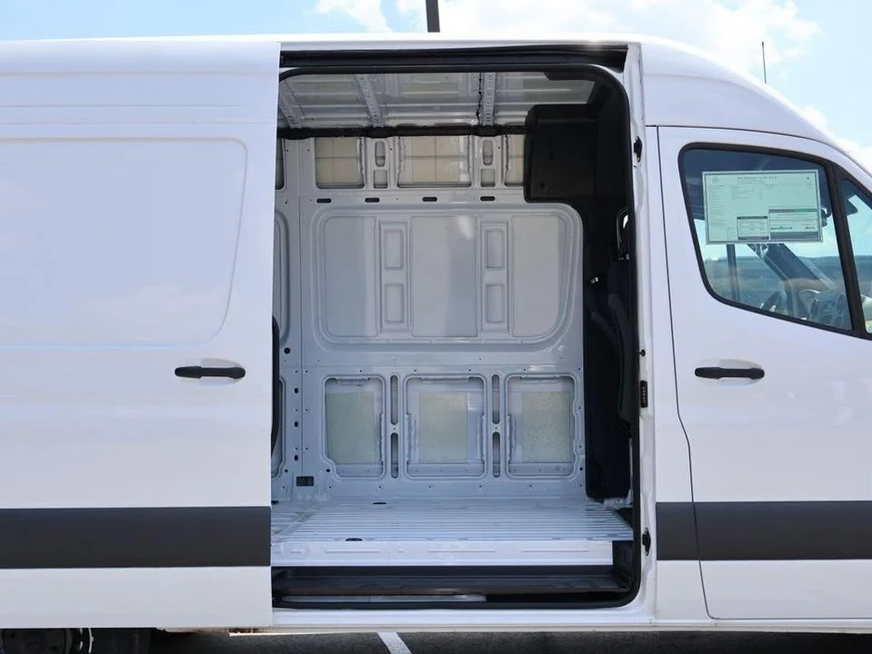2025 Mercedes-Benz VS30 Sprinter - Image 12 of 20