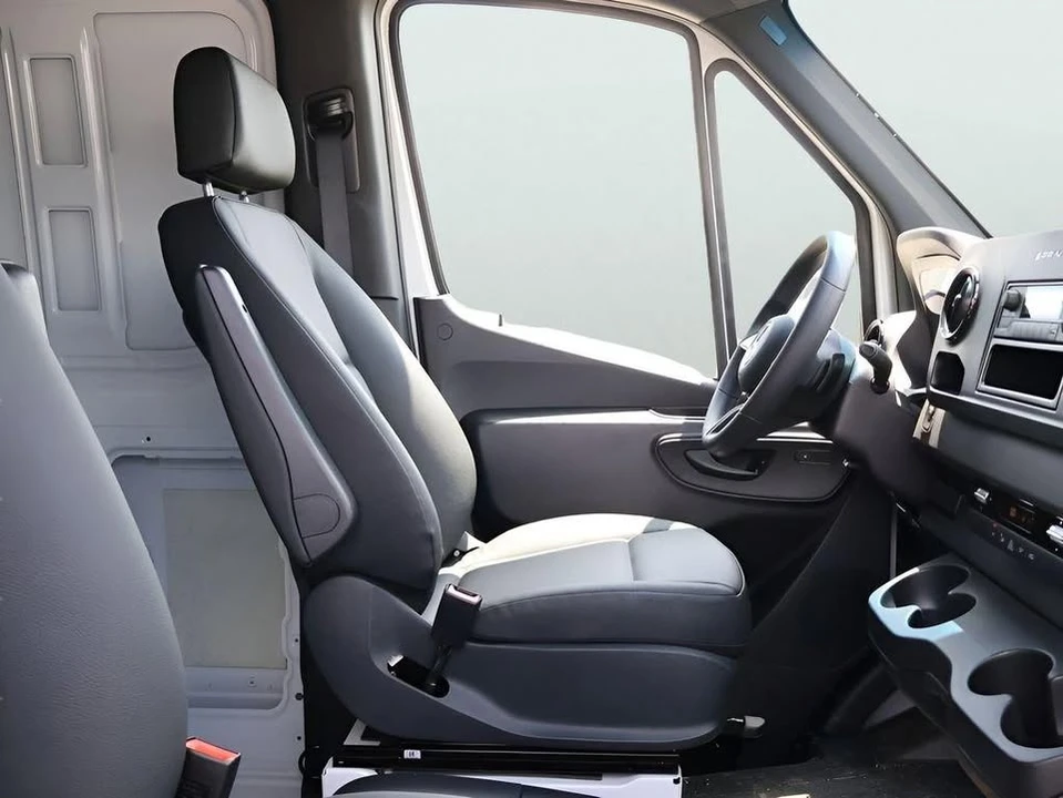 2025 Mercedes-Benz VS30 Sprinter - Image 8 of 20