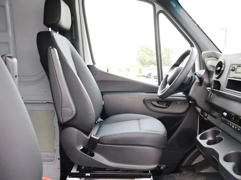 2025 Mercedes-Benz VS30 Sprinter - Image 8 of 20