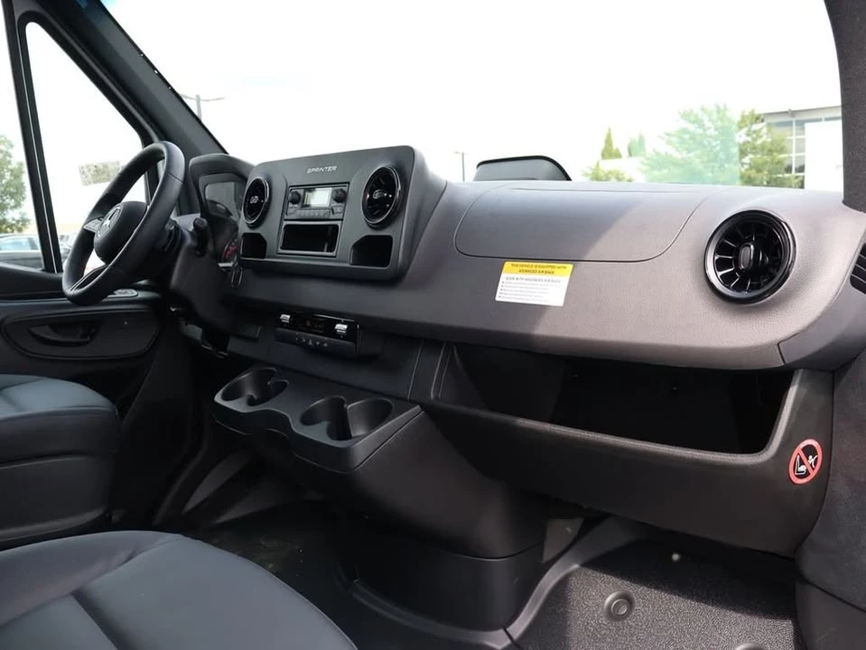 2025 Mercedes-Benz VS30 Sprinter - Image 9 of 20