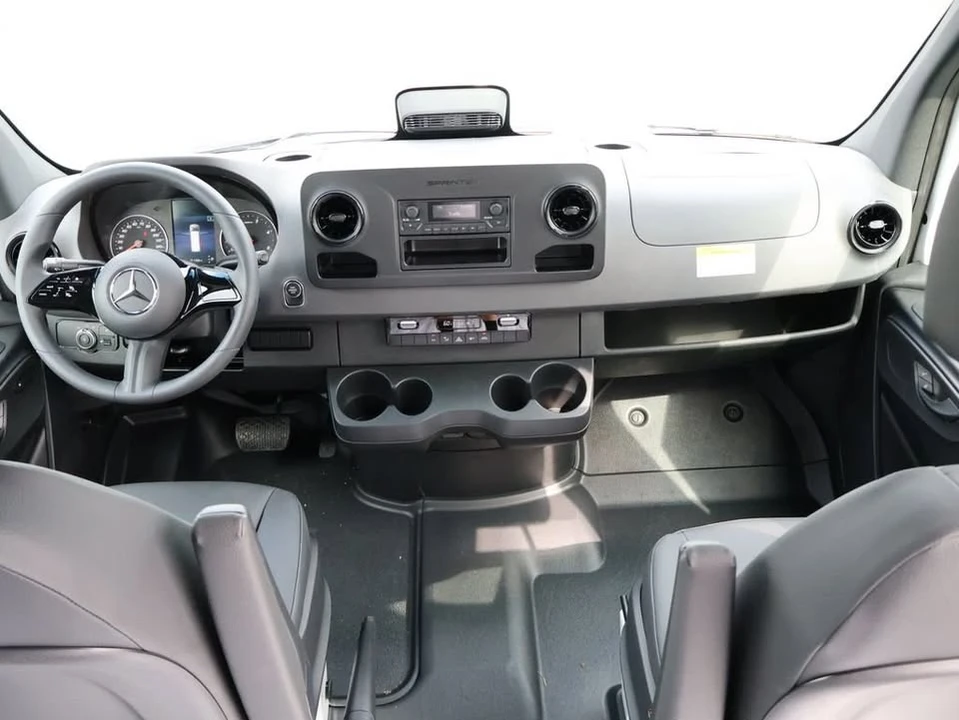 2025 Mercedes-Benz VS30 Sprinter - Image 13 of 20