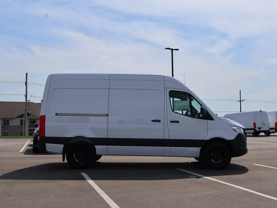2025 Mercedes-Benz VS30 Sprinter - Image 4 of 20