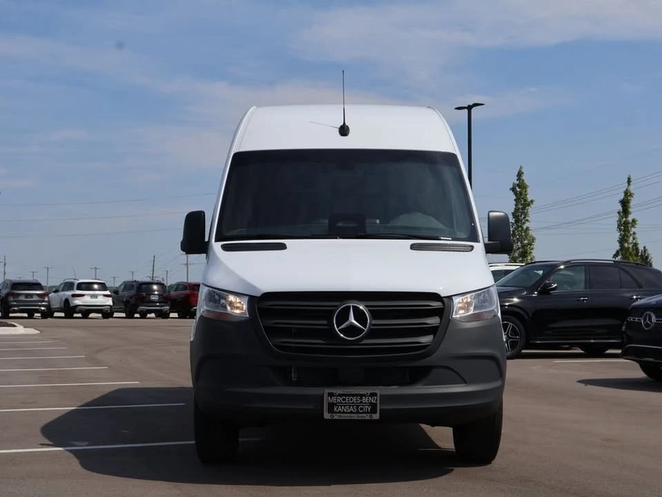 2025 Mercedes-Benz VS30 Sprinter - Image 2 of 20