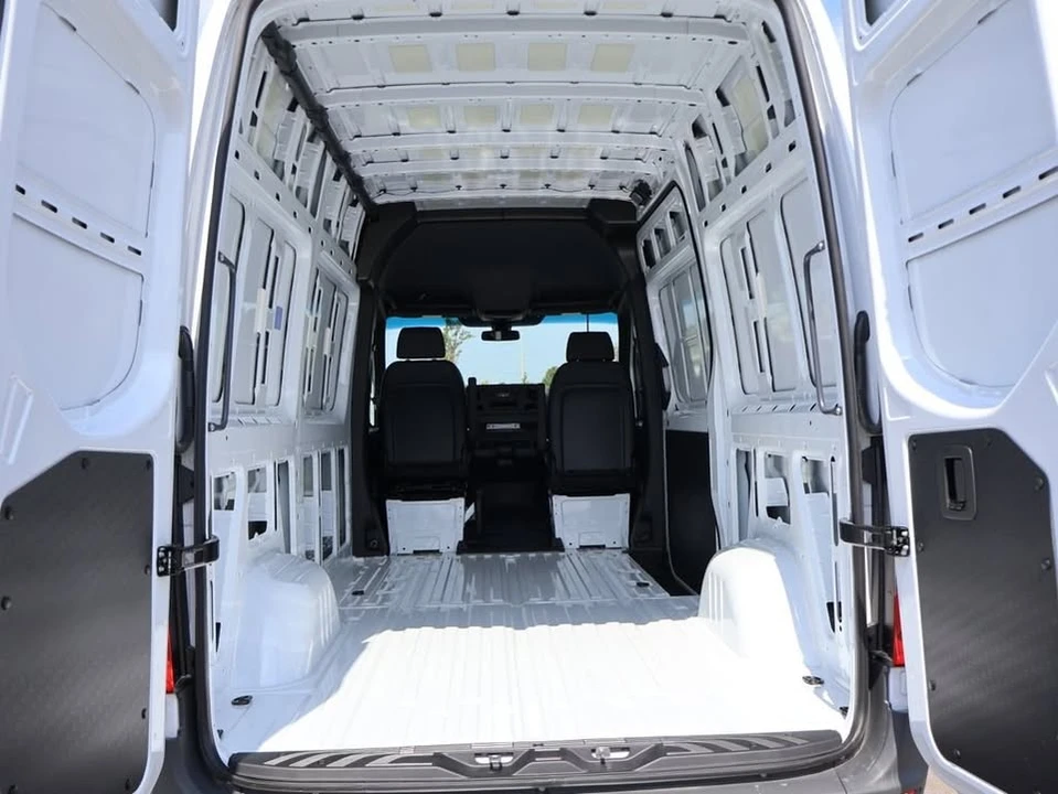 2025 Mercedes-Benz VS30 Sprinter - Image 17 of 20