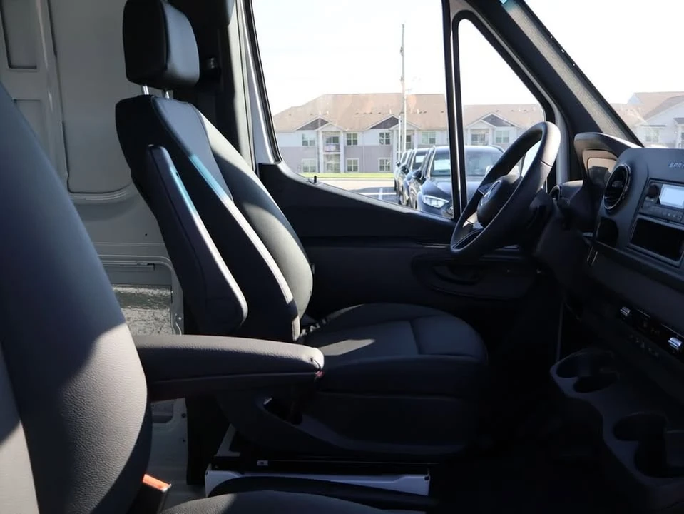 2025 Mercedes-Benz VS30 Sprinter - Image 8 of 20