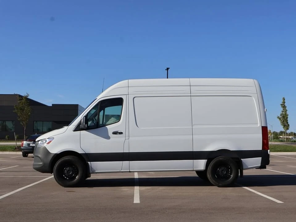 2025 Mercedes-Benz VS30 Sprinter - Image 4 of 20