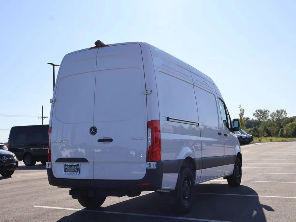 2025 Mercedes-Benz VS30 Sprinter - Image 7 of 20