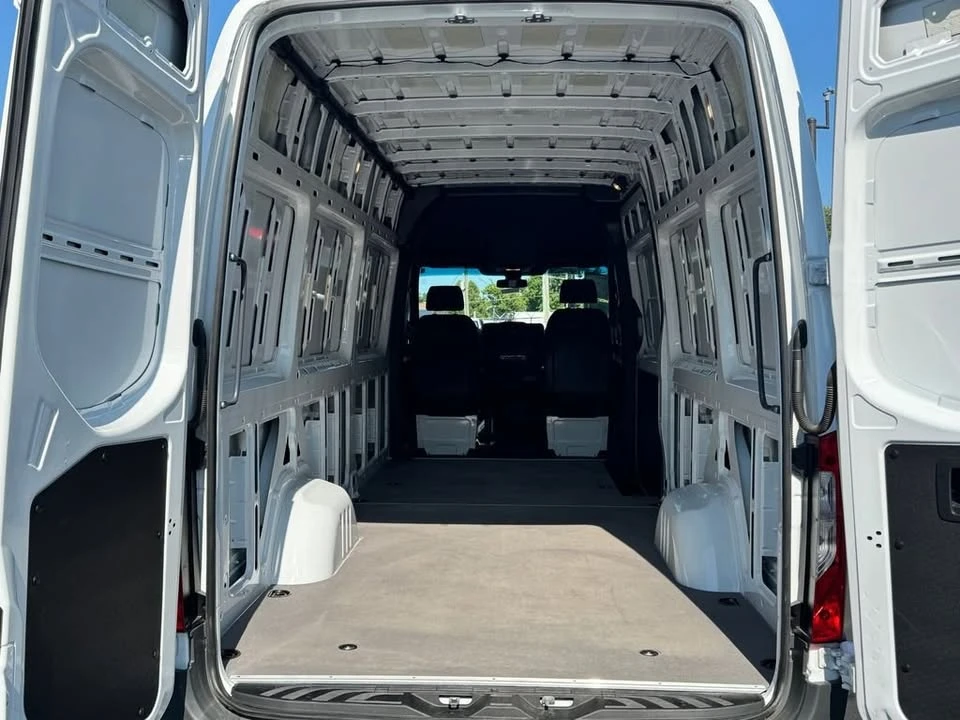 2025 Mercedes-Benz VS30 Sprinter - Image 15 of 20