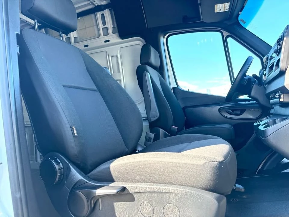 2025 Mercedes-Benz VS30 Sprinter - Image 10 of 20