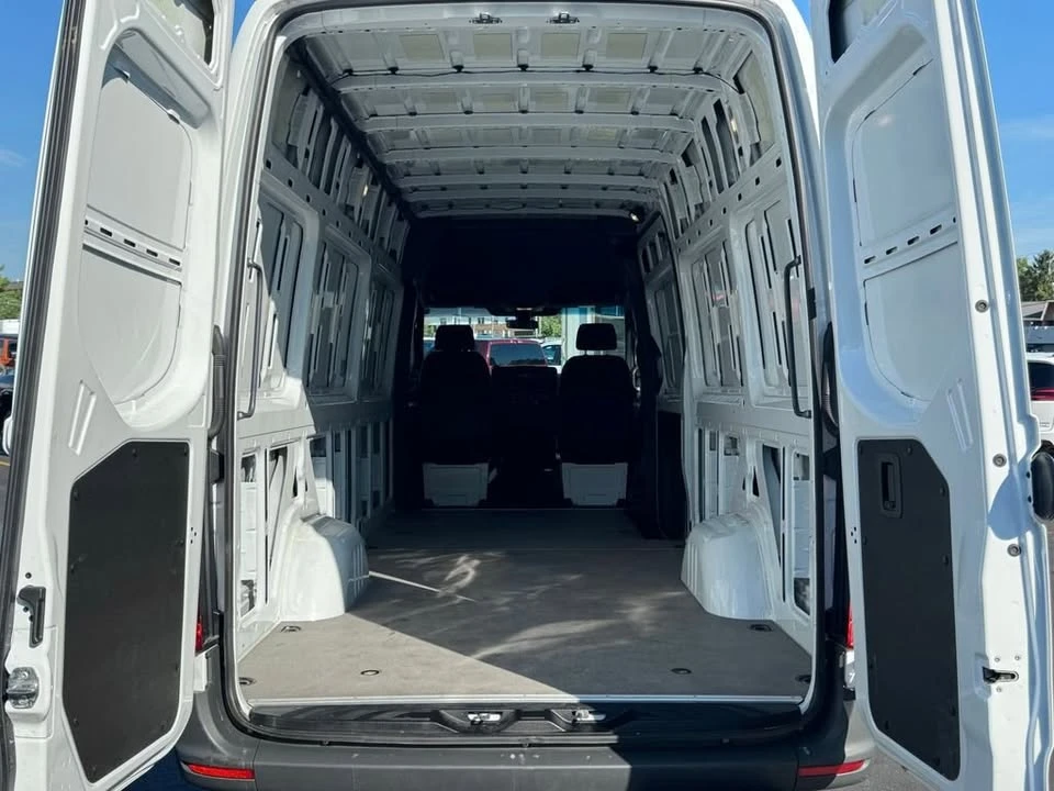 2025 Mercedes-Benz VS30 Sprinter - Image 15 of 20