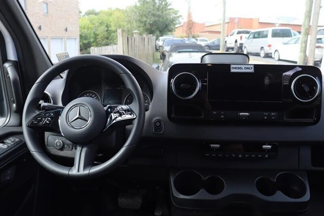 2025 Mercedes-Benz VS30 Sprinter - Image 8 of 20