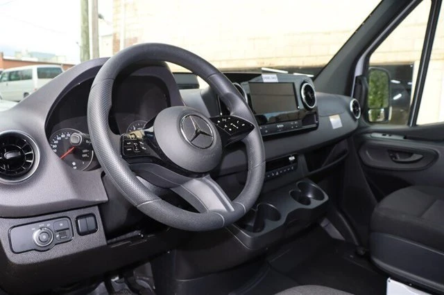 2025 Mercedes-Benz VS30 Sprinter - Image 17 of 20
