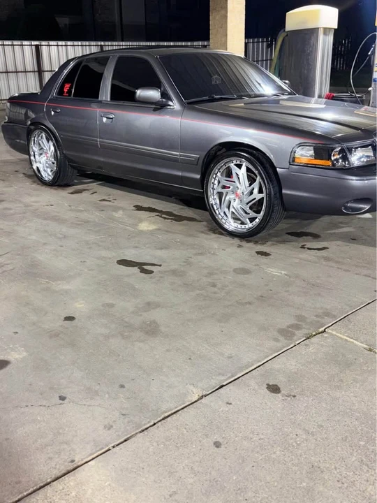 2025 Mercury Marauder - Image 2 of 3