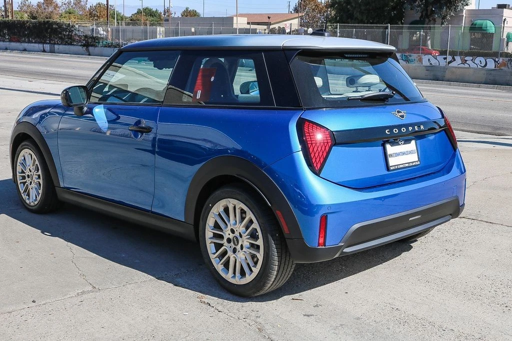 2025 Mini Mini 4th Gen - Image 7 of 24