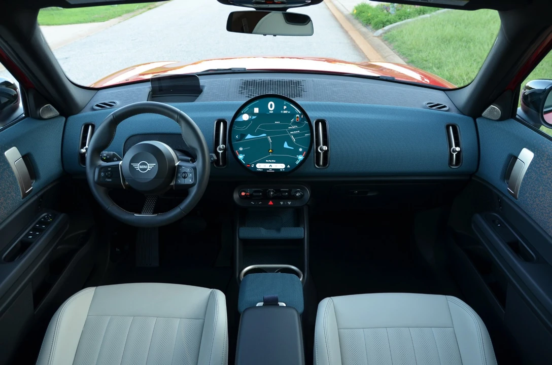 2025 Mini Countryman 3rd Gen - Image 18 of 21