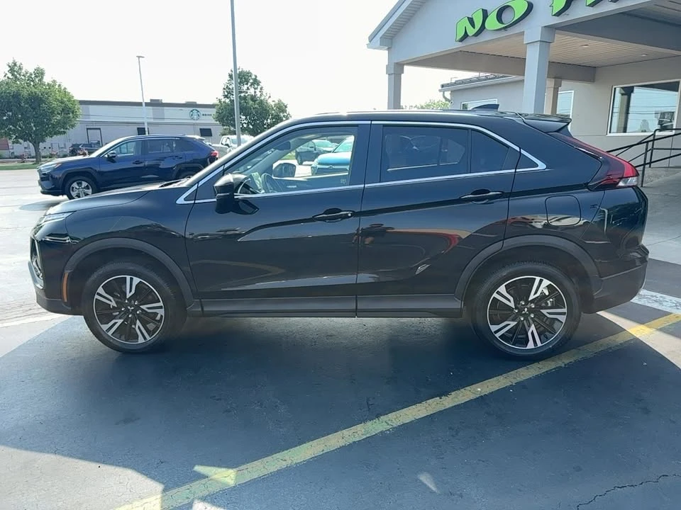 2025 Mitsubishi Eclipse Cross - Image 2 of 20