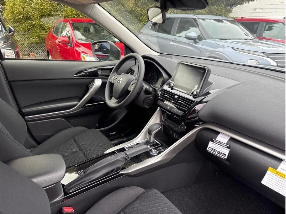 2025 Mitsubishi Eclipse Cross - Image 10 of 20