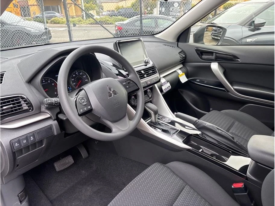 2025 Mitsubishi Eclipse Cross - Image 8 of 20