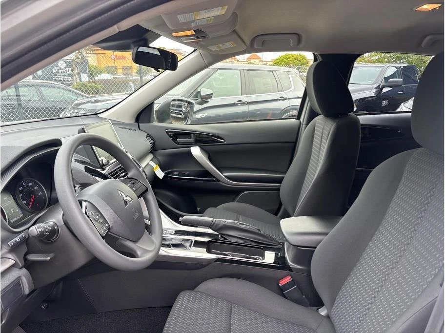 2025 Mitsubishi Eclipse Cross - Image 9 of 20