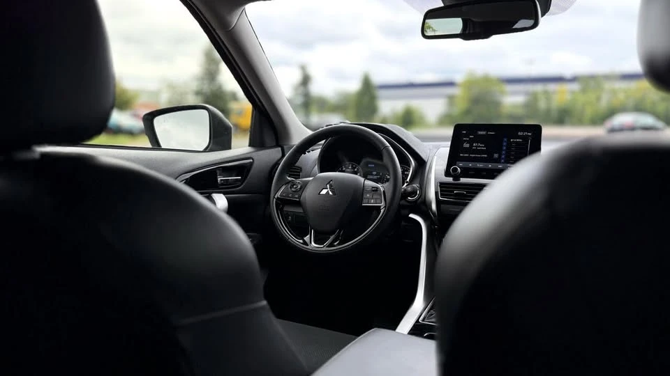 2025 Mitsubishi Eclipse Cross - Image 14 of 20