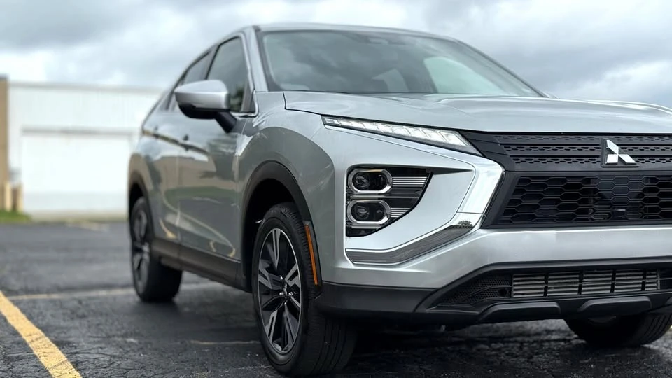 2025 Mitsubishi Eclipse Cross - Image 2 of 20