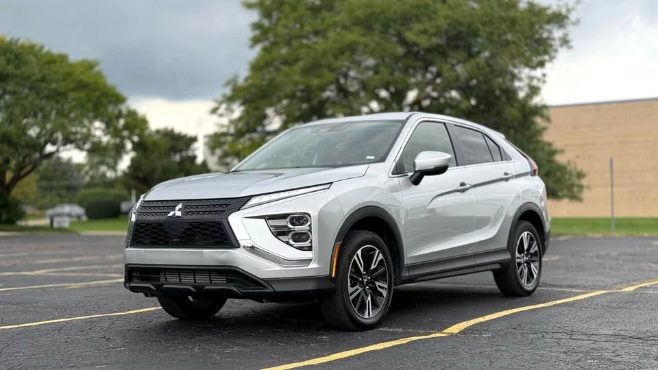 2025 Mitsubishi Eclipse Cross - Image 4 of 20
