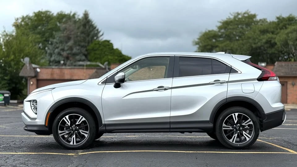 2025 Mitsubishi Eclipse Cross - Image 6 of 20