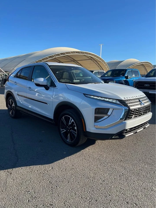 2025 Mitsubishi Eclipse Cross - Image 3 of 16