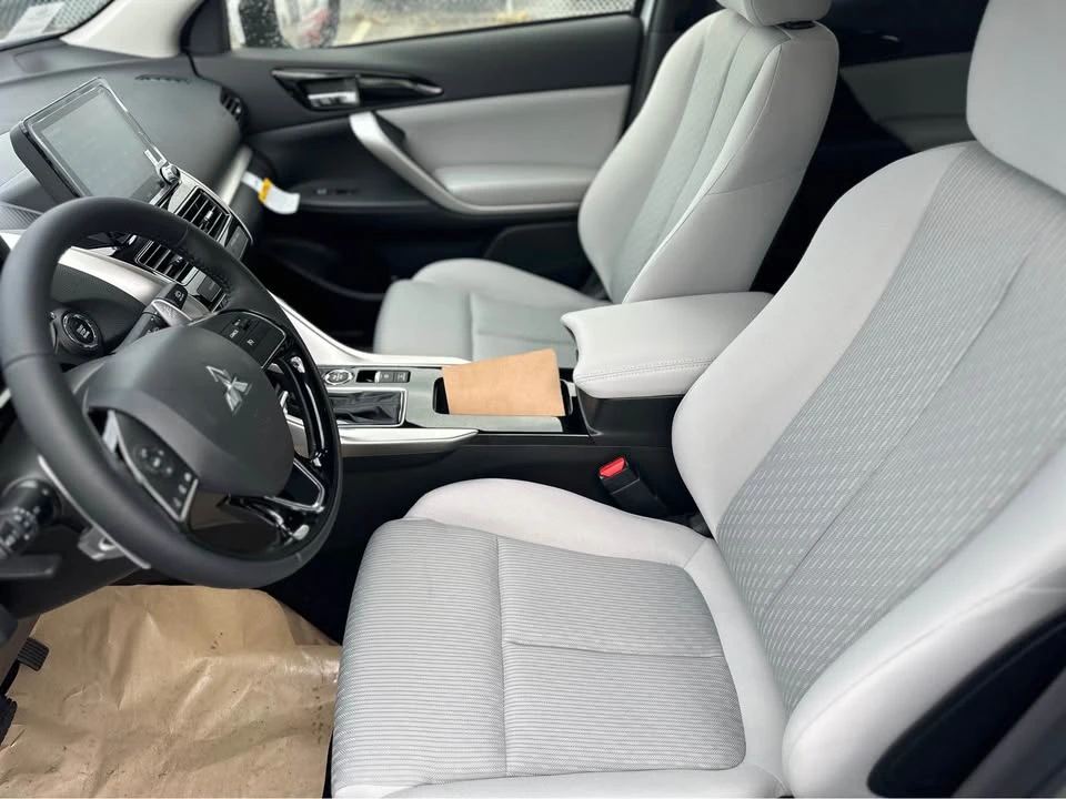 2025 Mitsubishi Eclipse Cross - Image 9 of 13