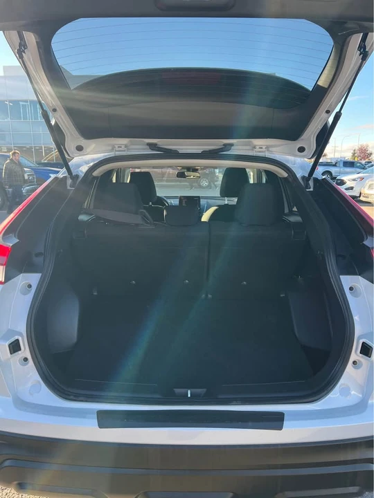 2025 Mitsubishi Eclipse Cross - Image 9 of 16