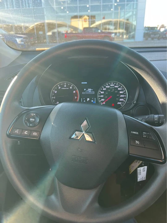2025 Mitsubishi Eclipse Cross - Image 13 of 16
