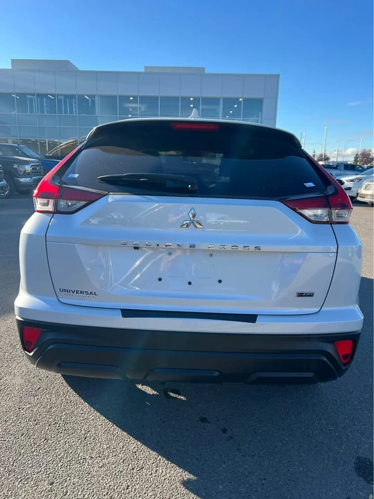 2025 Mitsubishi Eclipse Cross - Image 4 of 16