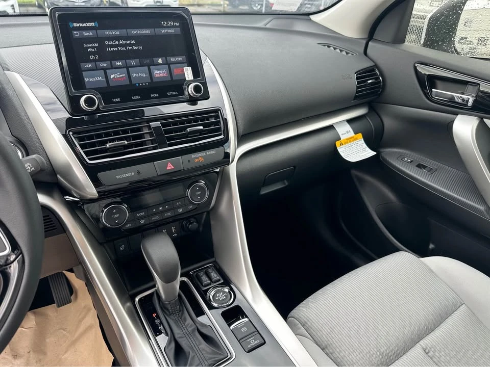 2025 Mitsubishi Eclipse Cross - Image 12 of 13