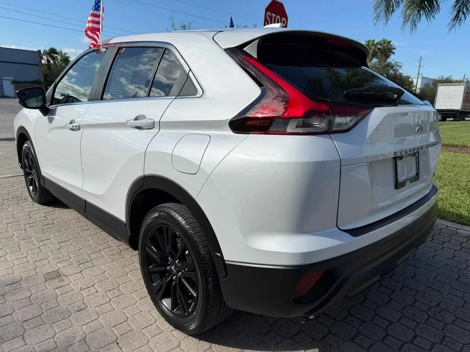 2025 Mitsubishi Eclipse Cross - Image 2 of 5