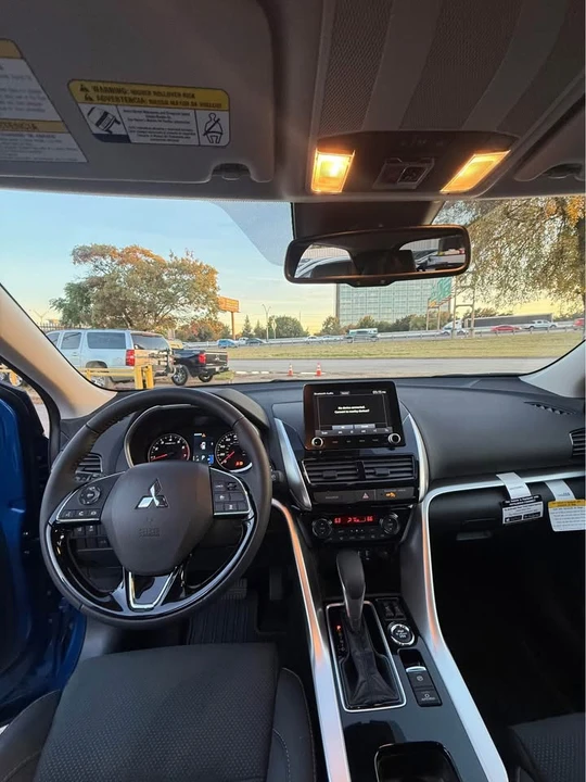2025 Mitsubishi Eclipse Cross - Image 4 of 7