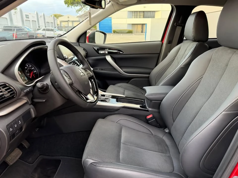 2025 Mitsubishi Eclipse Cross - Image 11 of 12