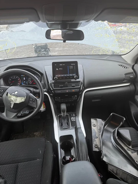 2025 Mitsubishi Eclipse Cross - Image 6 of 9