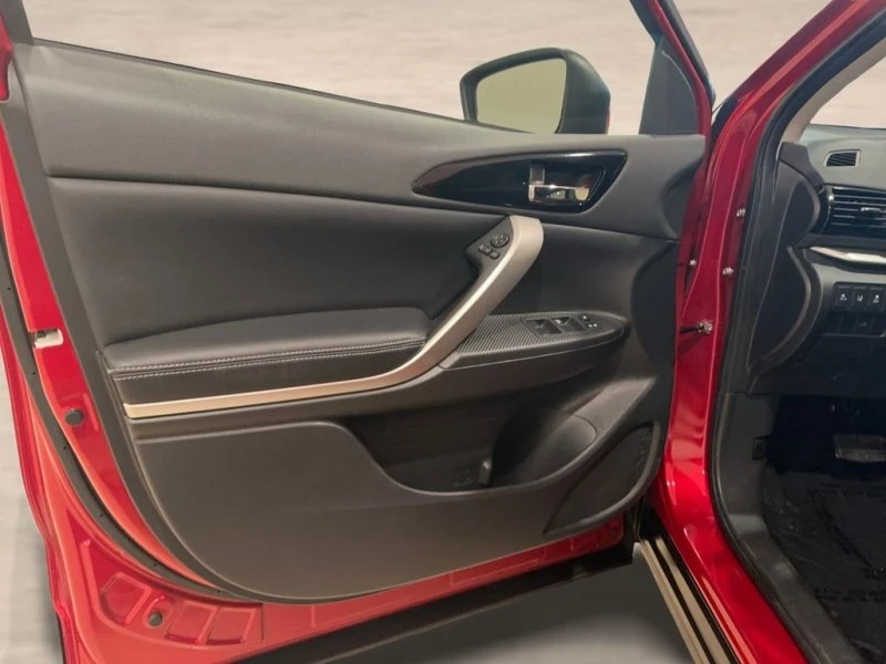 2025 Mitsubishi Eclipse Cross - Image 11 of 20