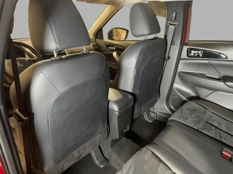 2025 Mitsubishi Eclipse Cross - Image 15 of 20
